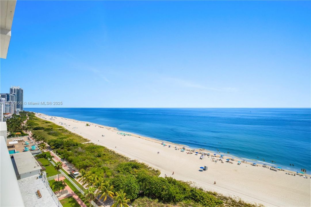 合同活跃: $600,000 (1 贝兹, 1 浴室, 930 平方英尺)