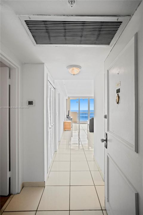 合同活跃: $600,000 (1 贝兹, 1 浴室, 930 平方英尺)