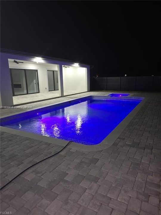 待售: $999,999 (4 贝兹, 3 浴室, 2561 平方英尺)