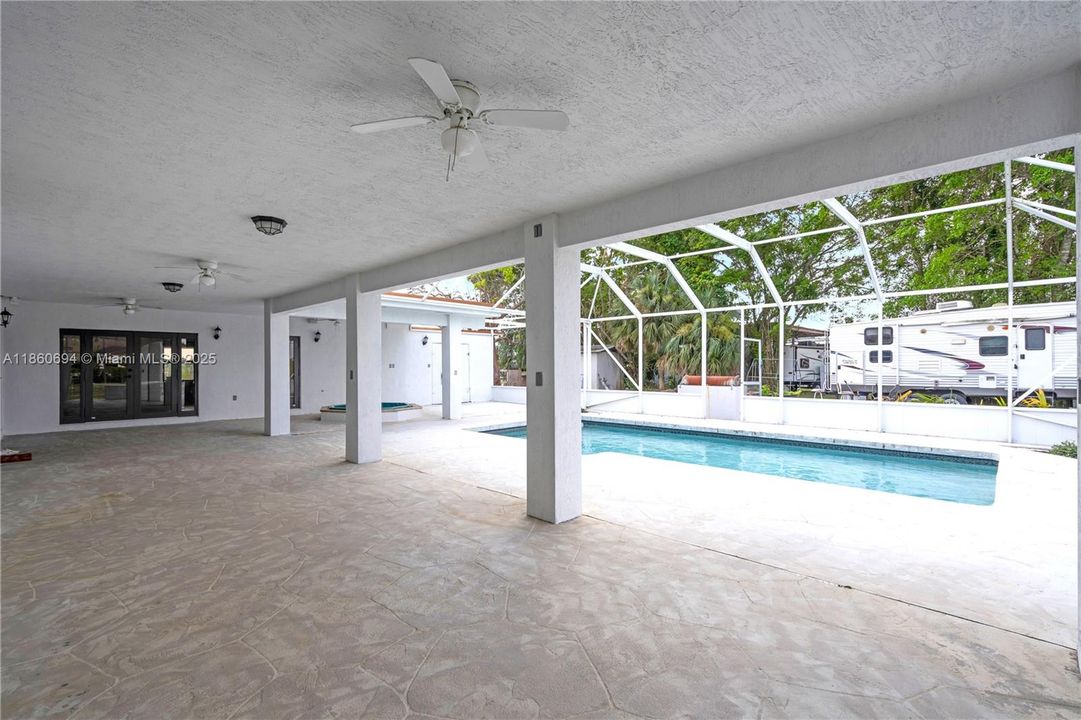 For Sale: $1,599,900 (4 beds, 2 baths, 2698 Square Feet)