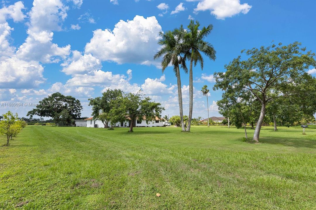 For Sale: $1,599,900 (4 beds, 2 baths, 2698 Square Feet)