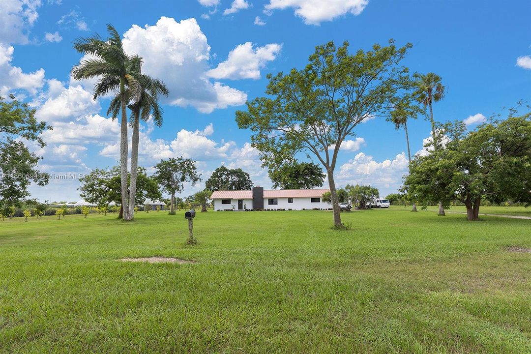 For Sale: $1,599,900 (4 beds, 2 baths, 2698 Square Feet)