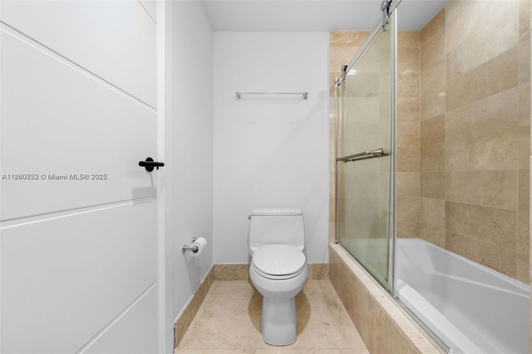 Active With Contract: $13,000 (3 beds, 3 baths, 1927 Square Feet)