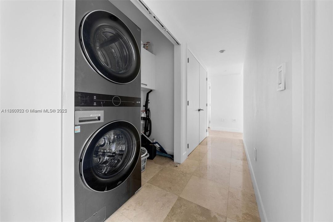 Active With Contract: $13,000 (3 beds, 3 baths, 1927 Square Feet)