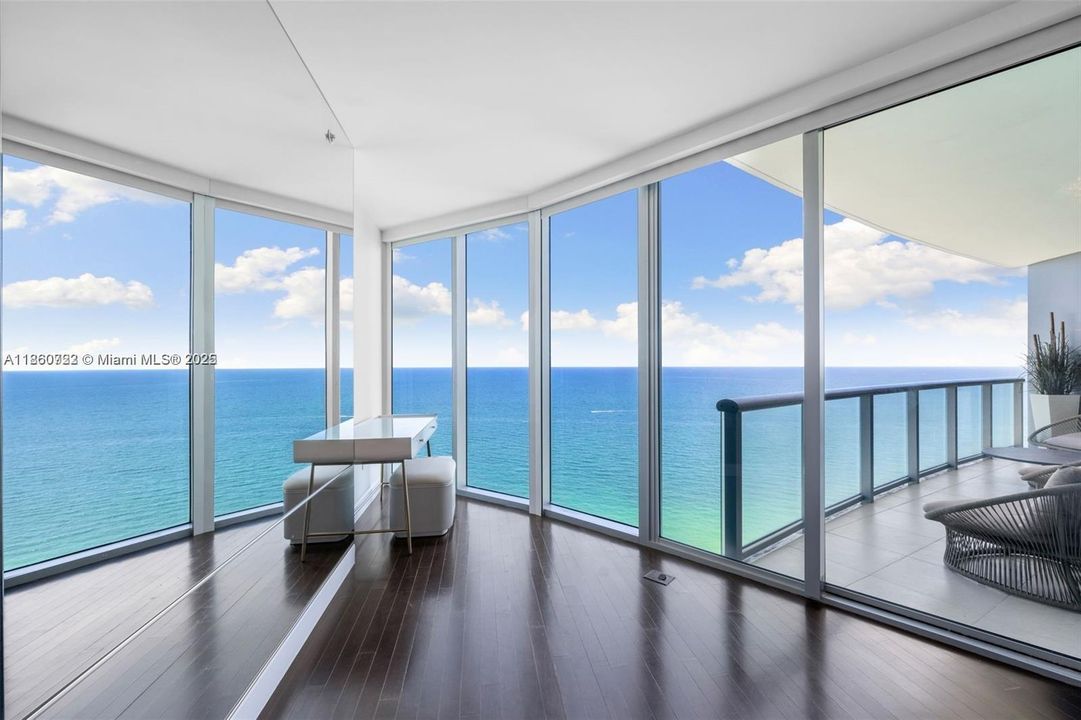 Active With Contract: $13,000 (3 beds, 3 baths, 1927 Square Feet)