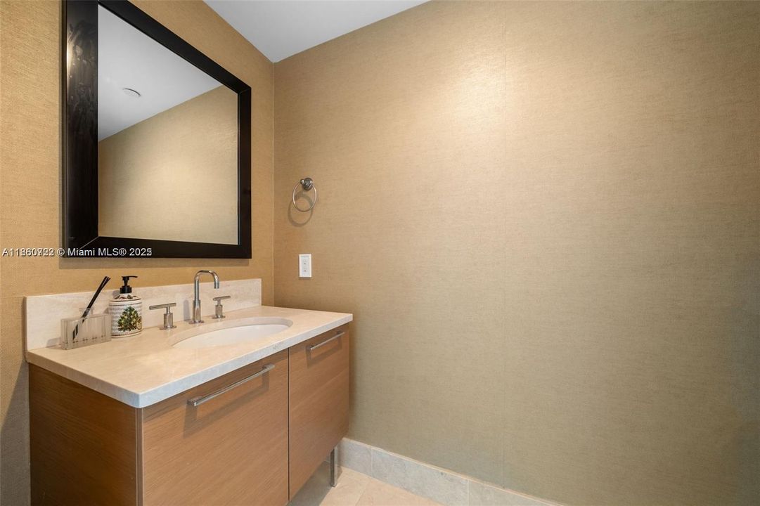 Active With Contract: $13,000 (3 beds, 3 baths, 1927 Square Feet)