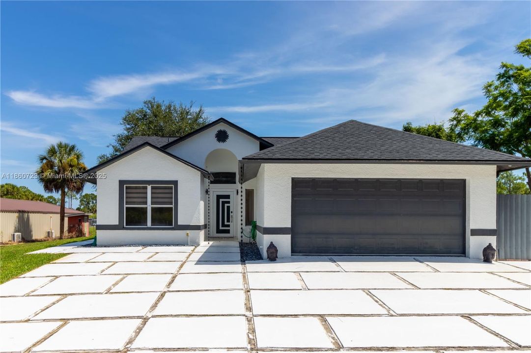 For Sale: $599,900 (2 beds, 2 baths, 1672 Square Feet)