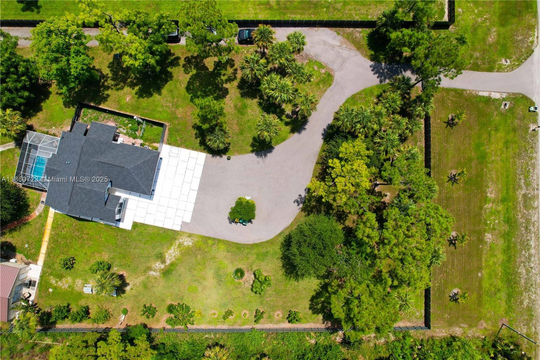 For Sale: $599,900 (2 beds, 2 baths, 1672 Square Feet)