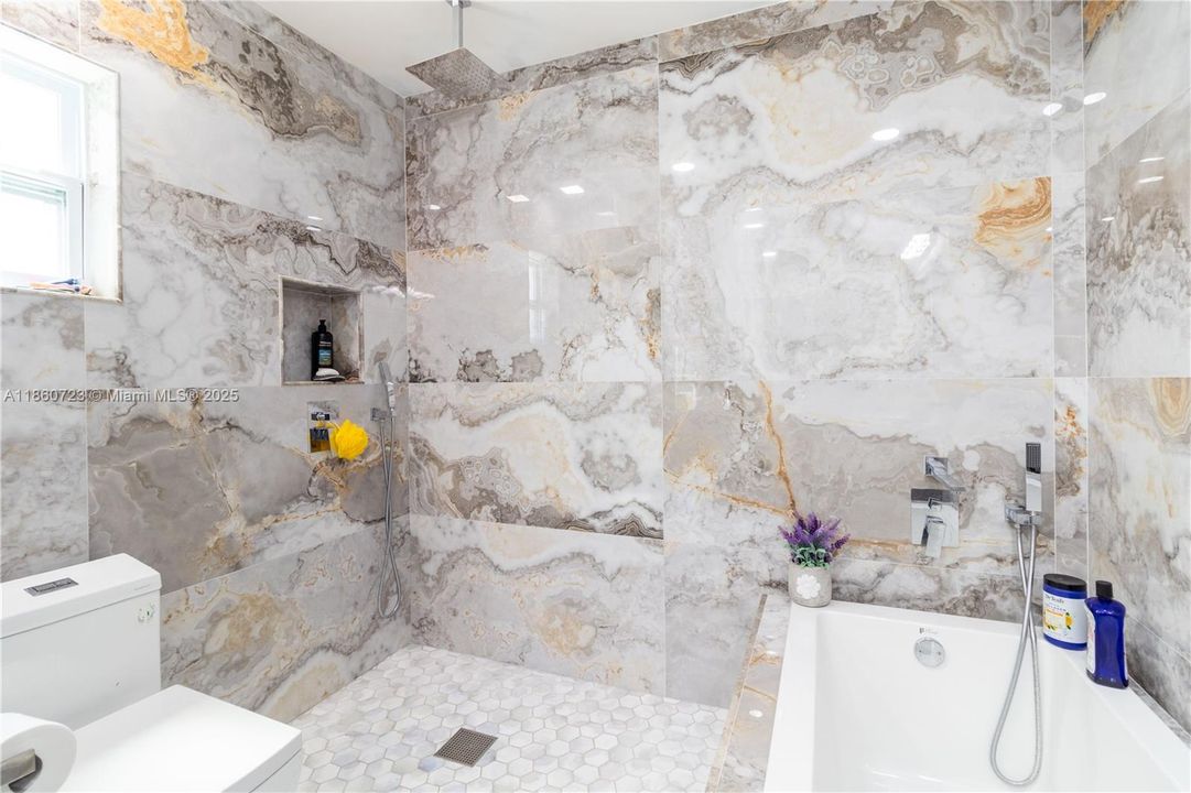 For Sale: $599,900 (2 beds, 2 baths, 1672 Square Feet)