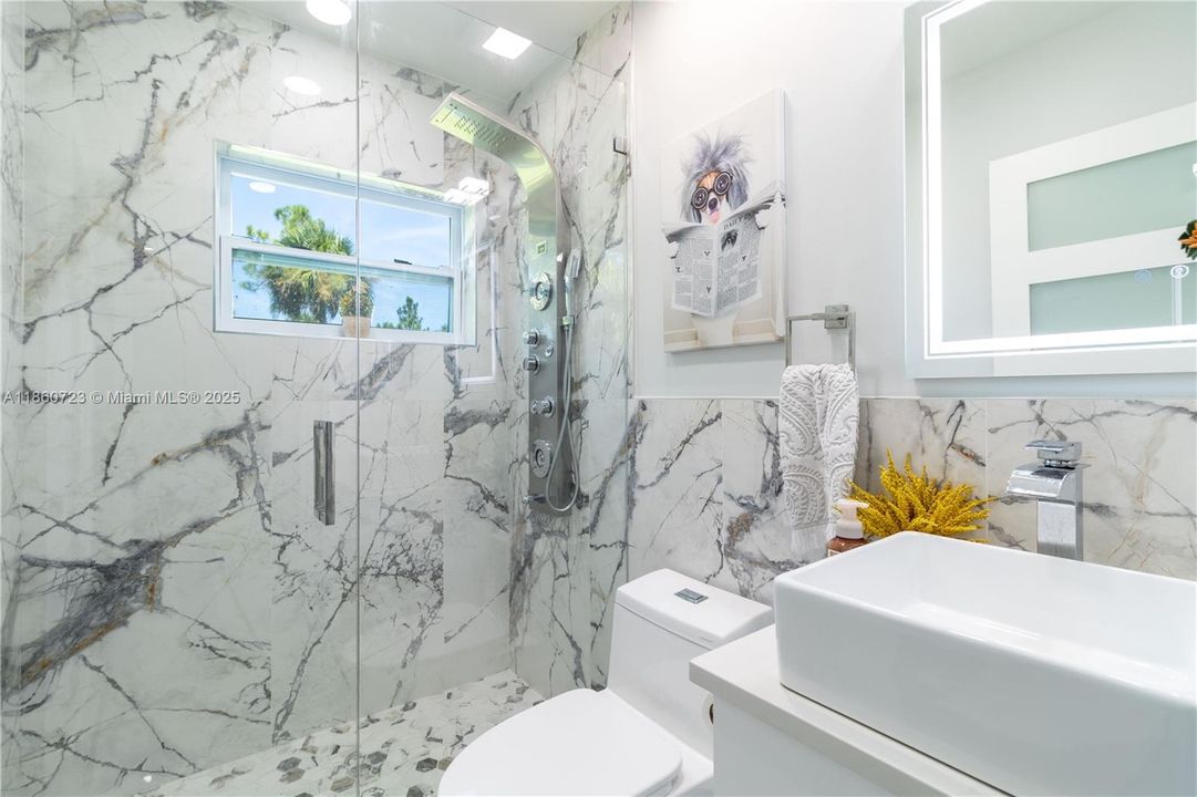 For Sale: $599,900 (2 beds, 2 baths, 1672 Square Feet)