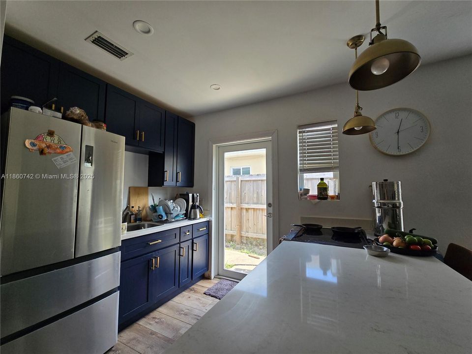 2283 Ne  2Beds 1Bath