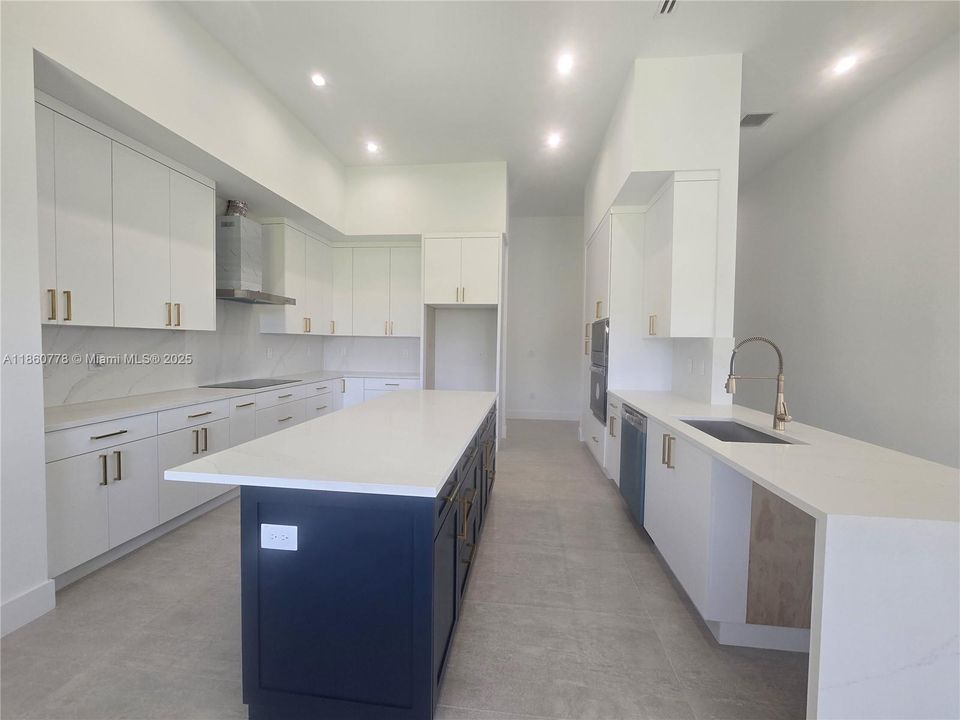 Recently Sold: $1,495,000 (5 beds, 4 baths, 3328 Square Feet)