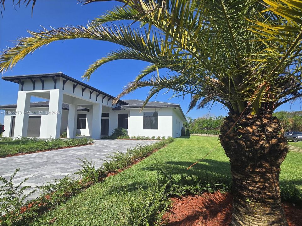 Recently Sold: $1,495,000 (5 beds, 4 baths, 3328 Square Feet)