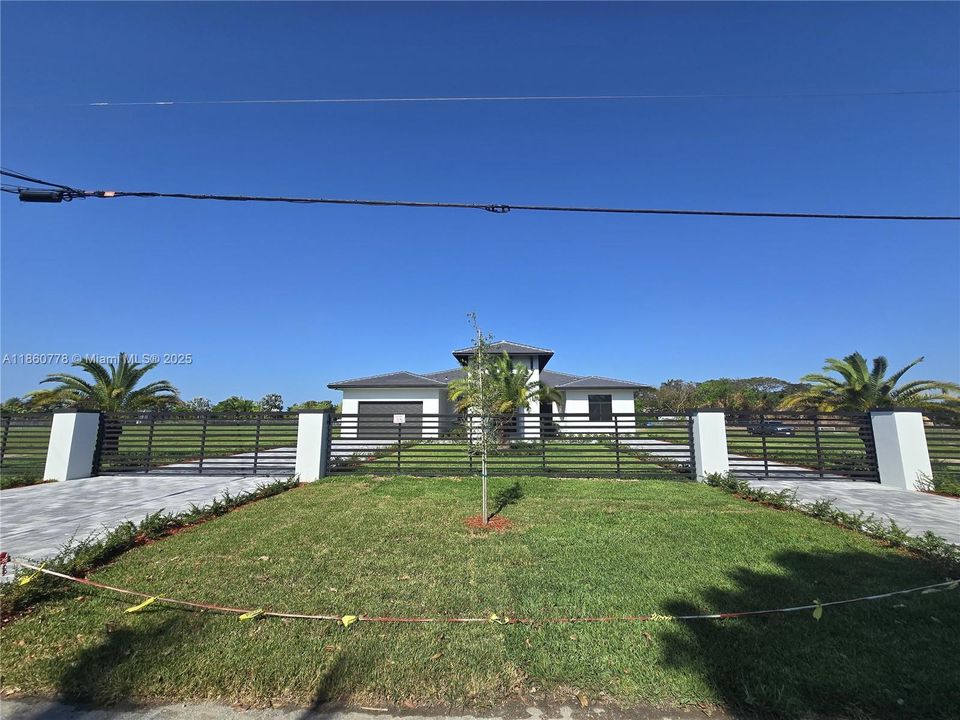 Recently Sold: $1,495,000 (5 beds, 4 baths, 3328 Square Feet)
