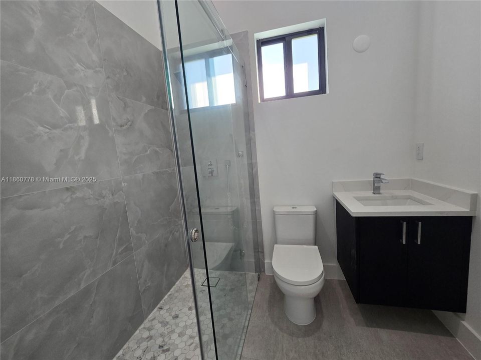 Recently Sold: $1,495,000 (5 beds, 4 baths, 3328 Square Feet)