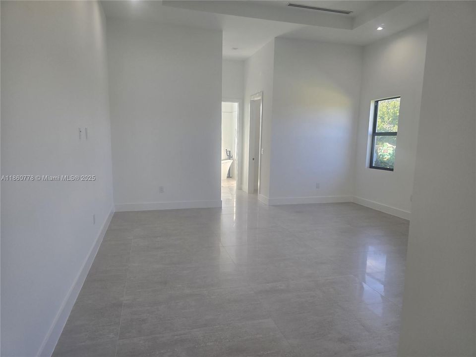 Recently Sold: $1,495,000 (5 beds, 4 baths, 3328 Square Feet)