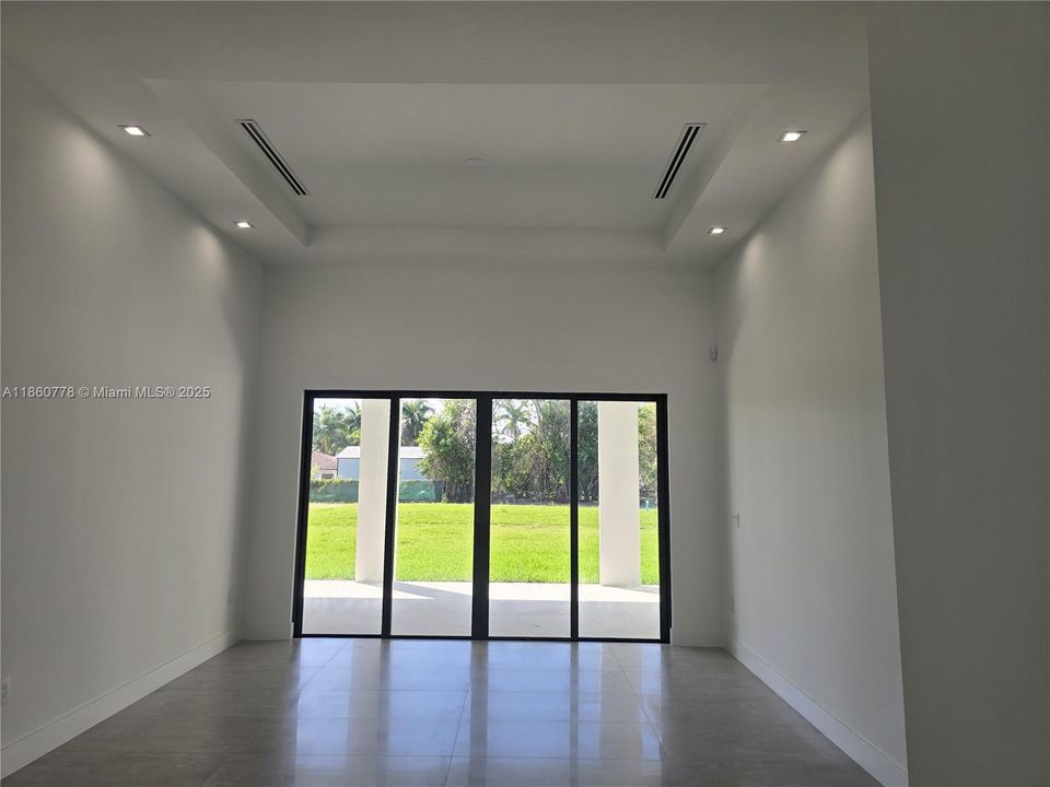 Recently Sold: $1,495,000 (5 beds, 4 baths, 3328 Square Feet)