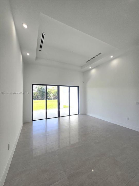 Recently Sold: $1,495,000 (5 beds, 4 baths, 3328 Square Feet)