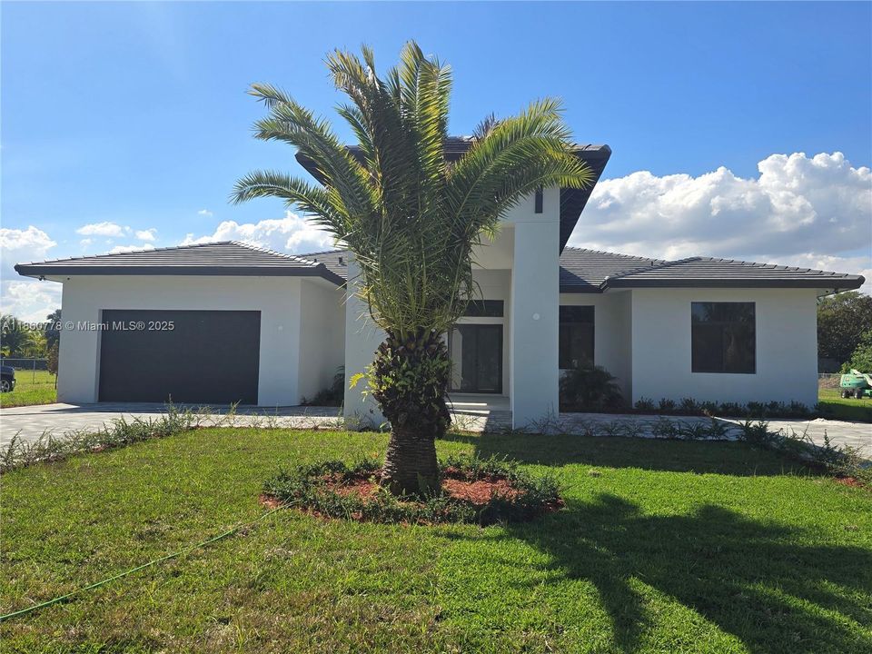 Recently Sold: $1,495,000 (5 beds, 4 baths, 3328 Square Feet)