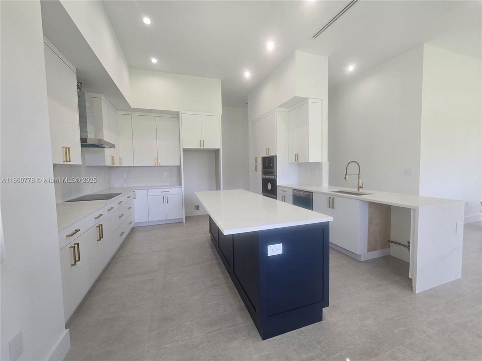 Recently Sold: $1,495,000 (5 beds, 4 baths, 3328 Square Feet)