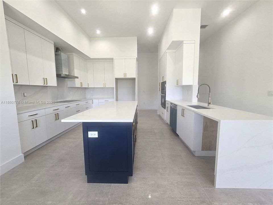 Recently Sold: $1,495,000 (5 beds, 4 baths, 3328 Square Feet)