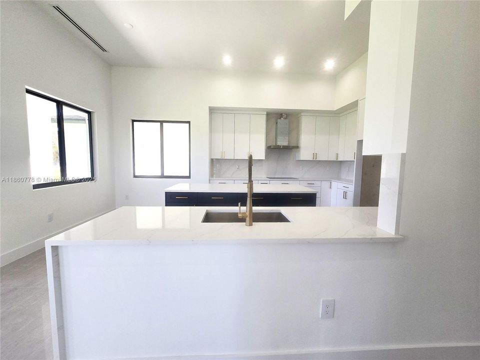 Recently Sold: $1,495,000 (5 beds, 4 baths, 3328 Square Feet)