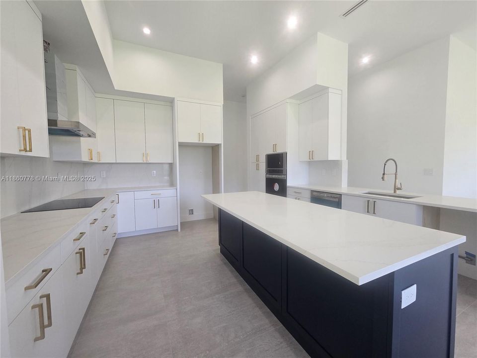Recently Sold: $1,495,000 (5 beds, 4 baths, 3328 Square Feet)
