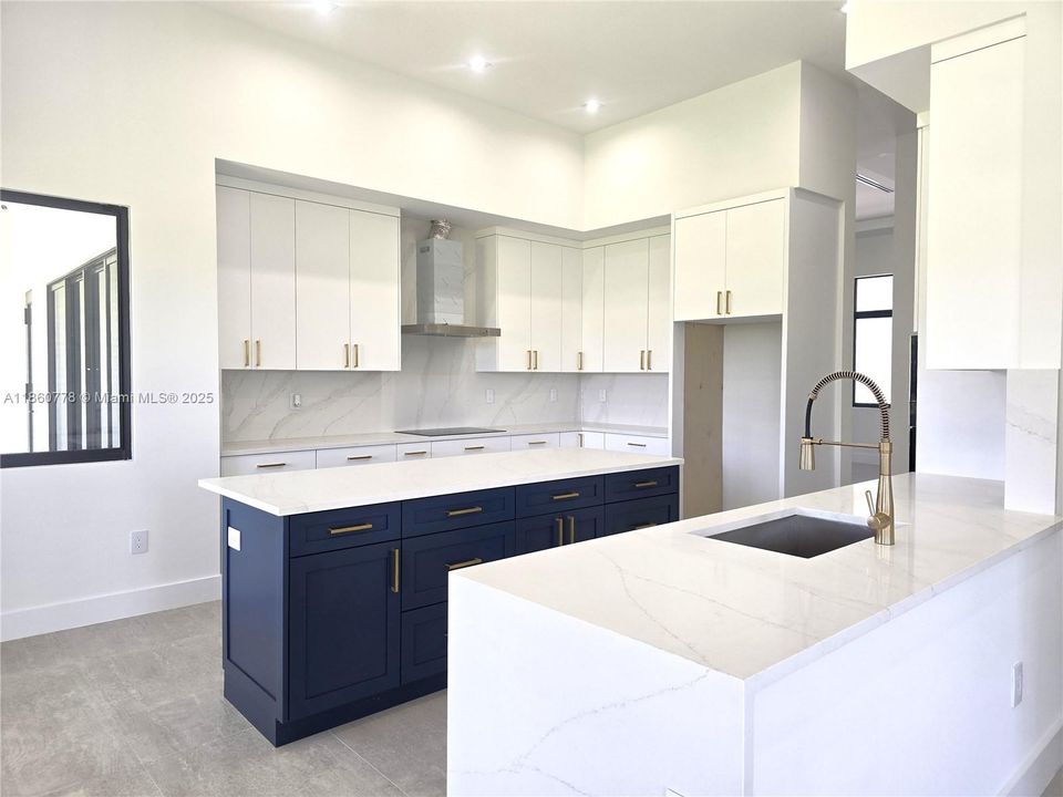 Recently Sold: $1,495,000 (5 beds, 4 baths, 3328 Square Feet)