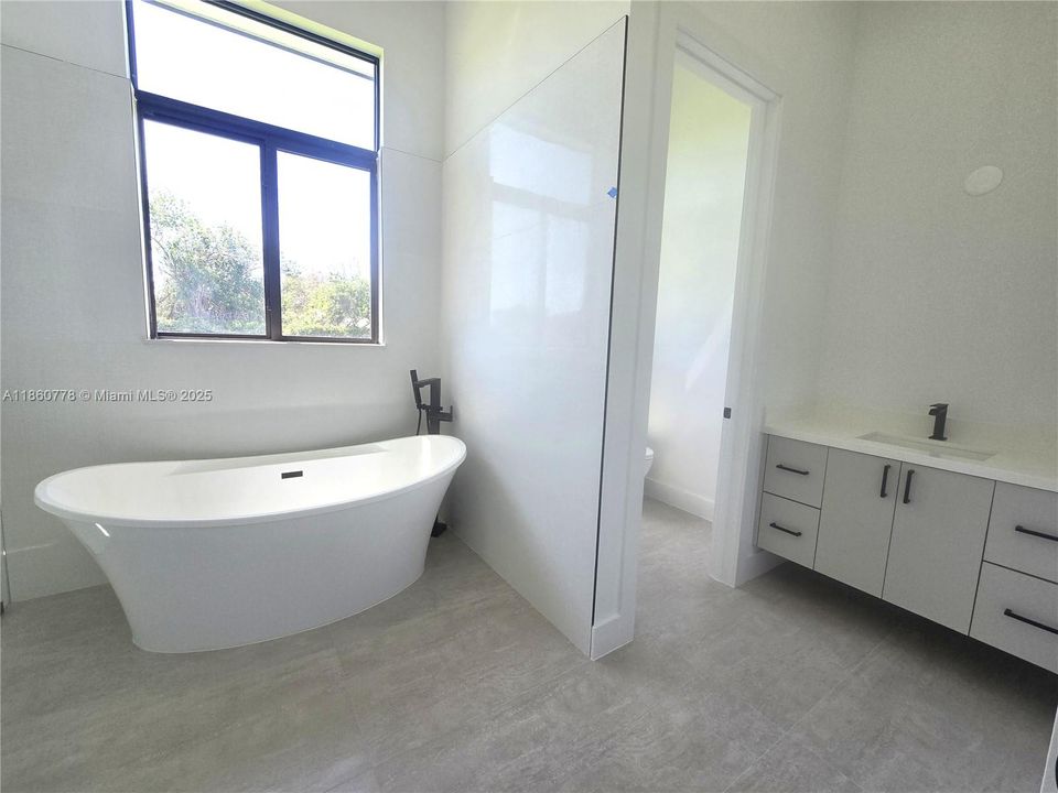 Recently Sold: $1,495,000 (5 beds, 4 baths, 3328 Square Feet)