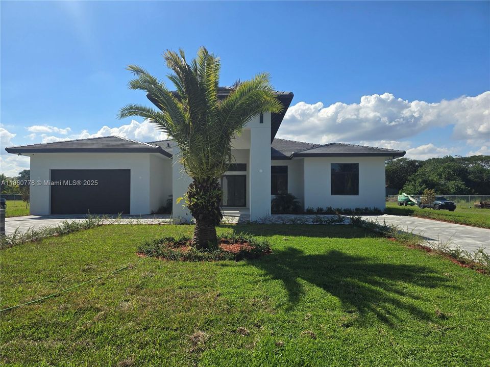 Recently Sold: $1,495,000 (5 beds, 4 baths, 3328 Square Feet)