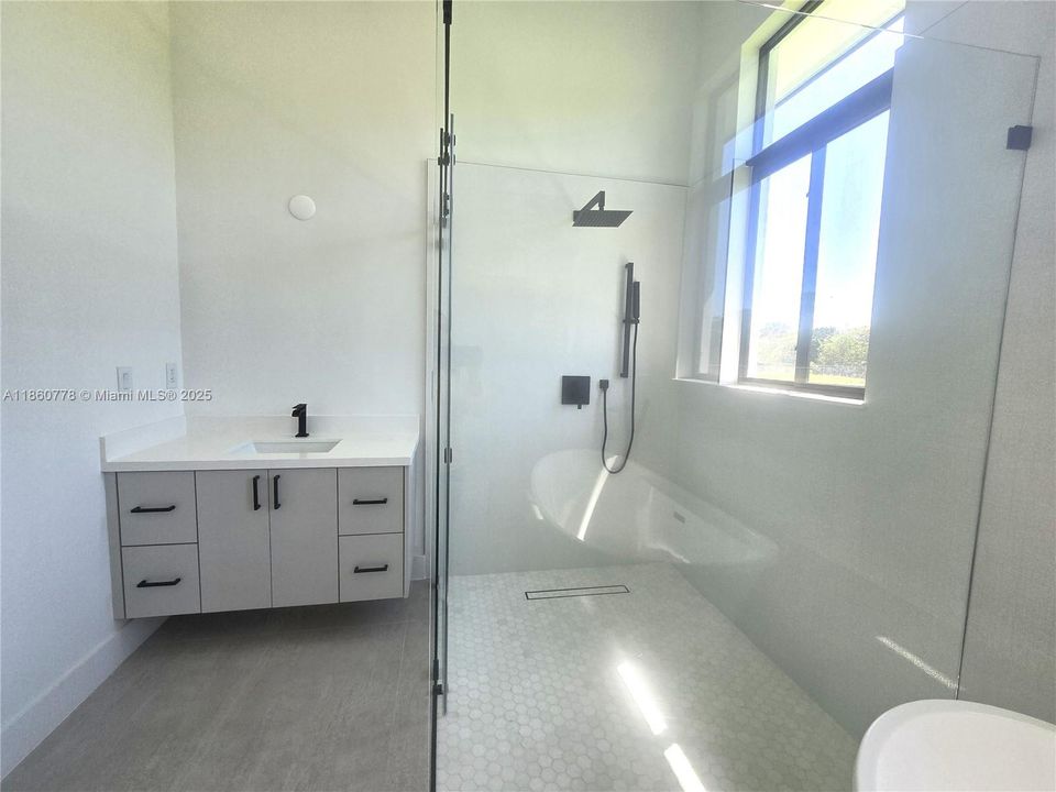 Recently Sold: $1,495,000 (5 beds, 4 baths, 3328 Square Feet)