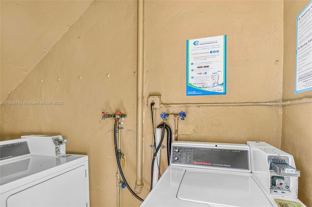 For Sale: $275,000 (1 beds, 1 baths, 510 Square Feet)