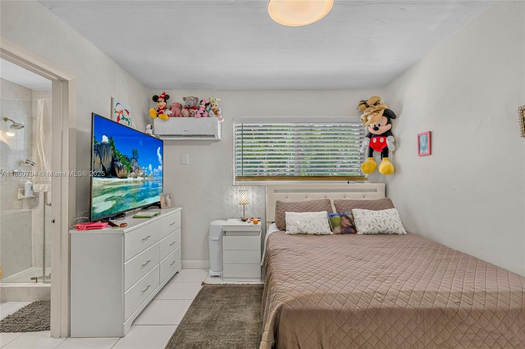 For Sale: $275,000 (1 beds, 1 baths, 510 Square Feet)