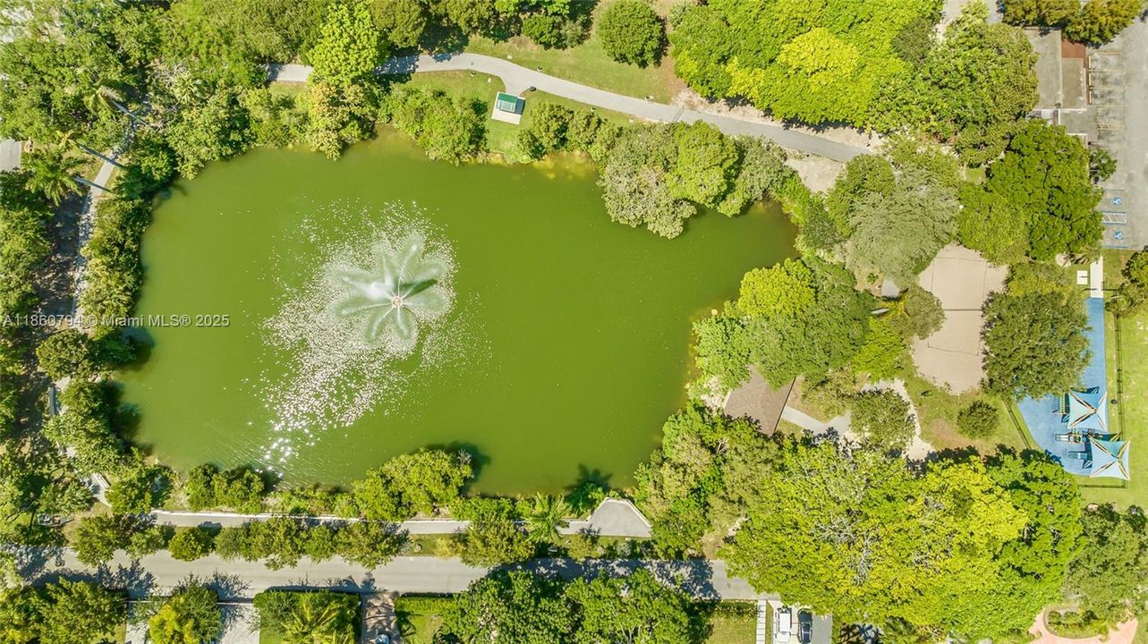 For Sale: $275,000 (1 beds, 1 baths, 510 Square Feet)