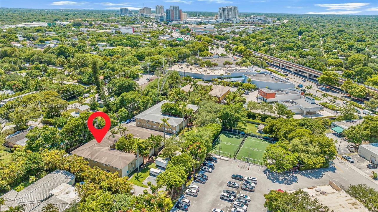 For Sale: $275,000 (1 beds, 1 baths, 510 Square Feet)