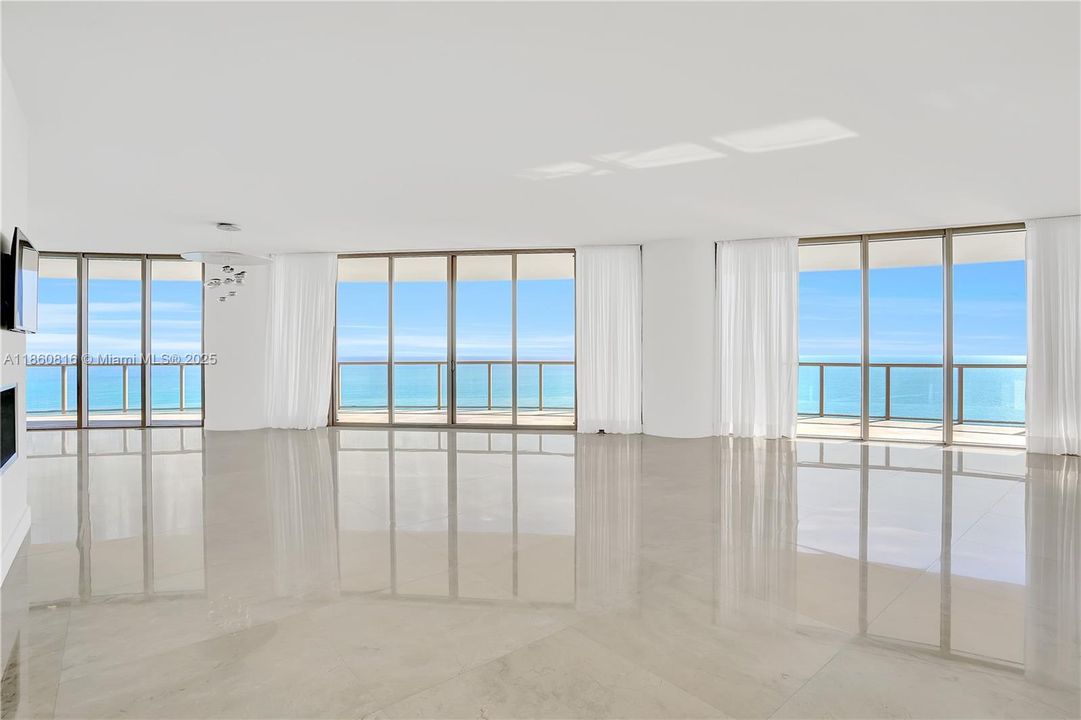 Activo con contrato: $37,000 (3 camas, 3 baños, 3281 Pies cuadrados)