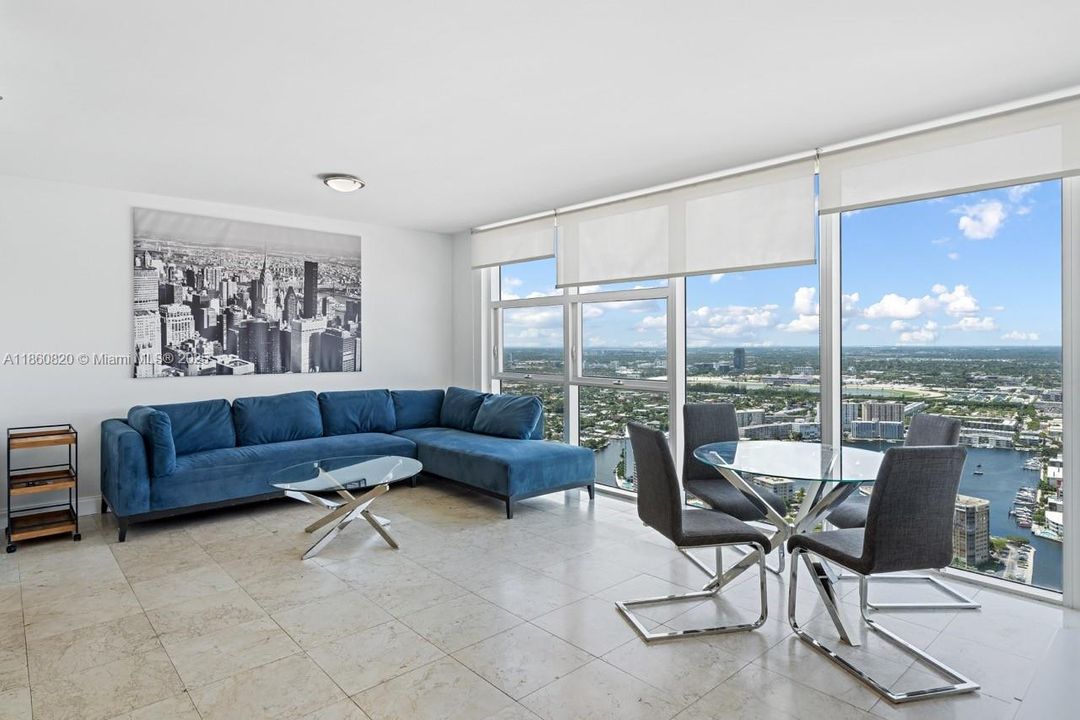 For Sale: $680,000 (1 beds, 1 baths, 871 Square Feet)