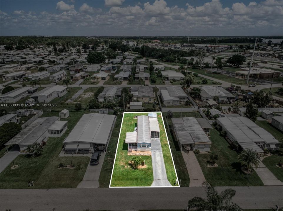 最近售出: $90,000 (2 贝兹, 1 浴室, 672 平方英尺)