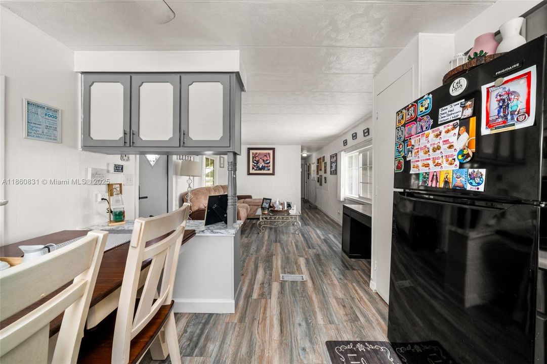 最近售出: $90,000 (2 贝兹, 1 浴室, 672 平方英尺)