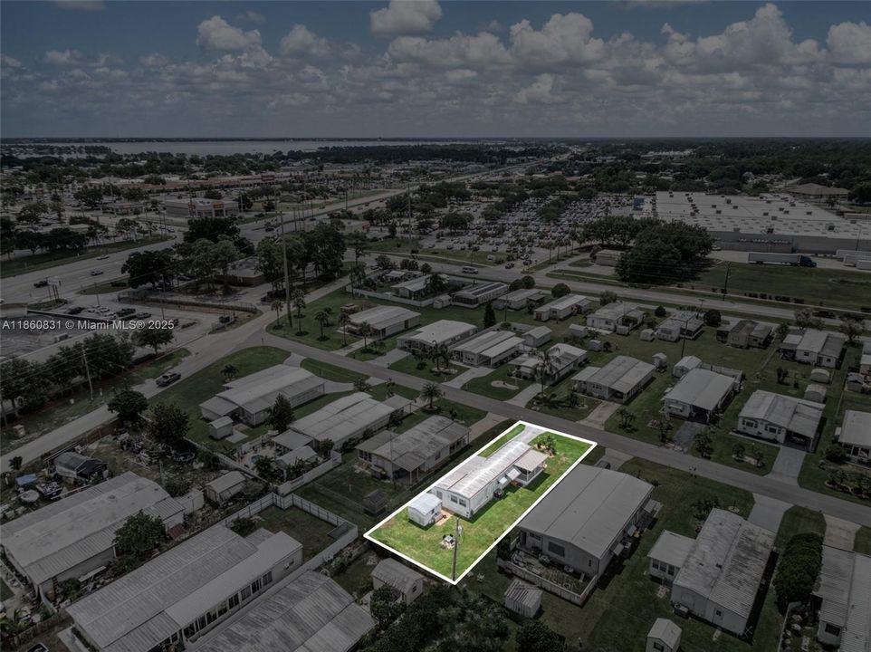 最近售出: $90,000 (2 贝兹, 1 浴室, 672 平方英尺)