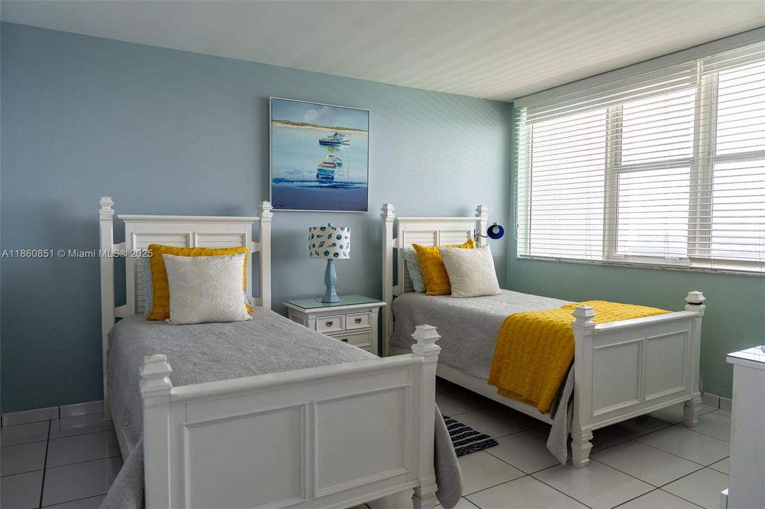 待售: $735,000 (2 贝兹, 2 浴室, 1080 平方英尺)