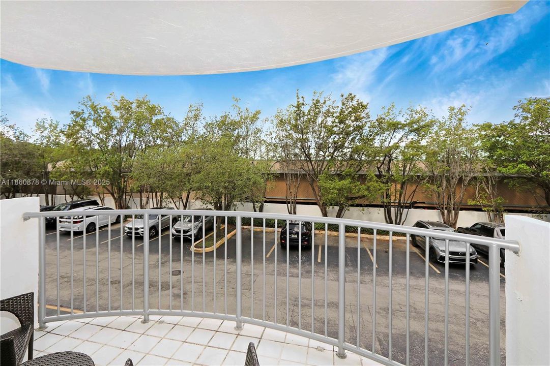 For Sale: $649,999 (1 beds, 1 baths, 875 Square Feet)