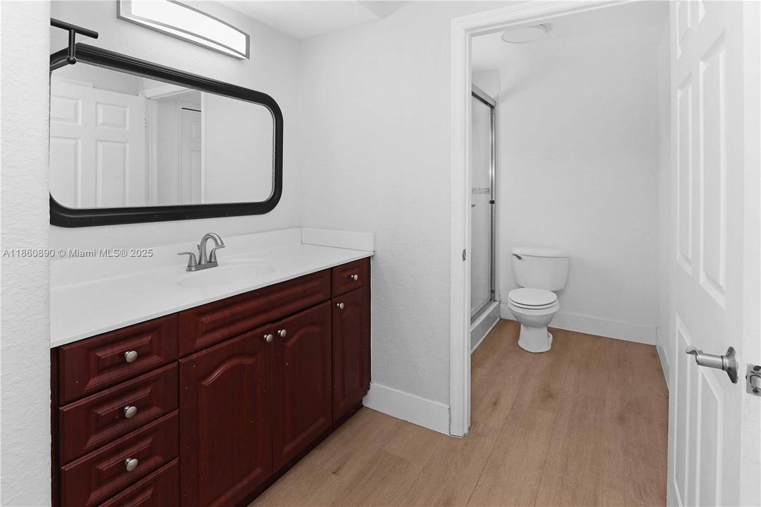 На продажу: $469,000 (3 спален, 2 ванн, 1330 Квадратных фут)