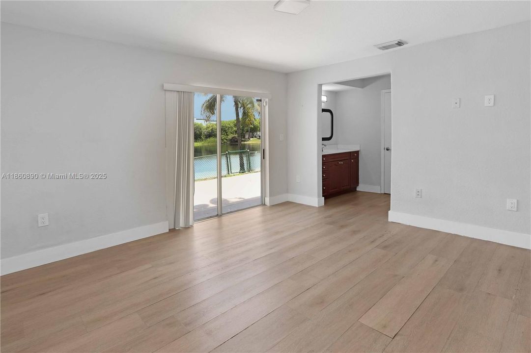 На продажу: $469,000 (3 спален, 2 ванн, 1330 Квадратных фут)