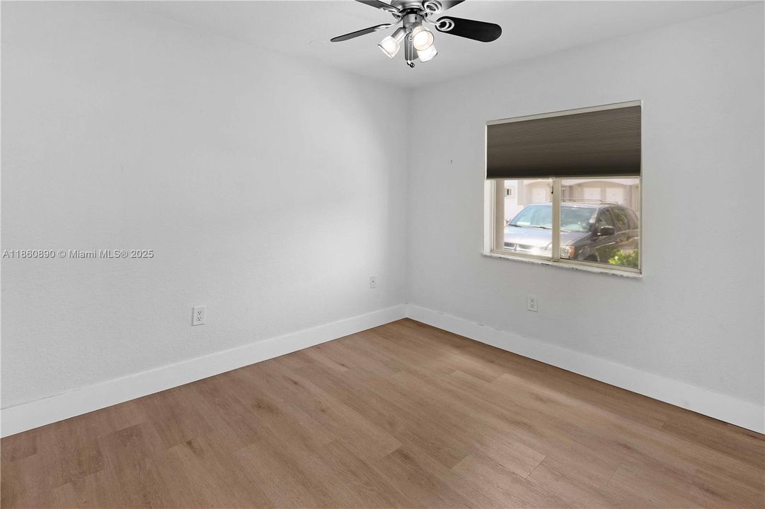 На продажу: $469,000 (3 спален, 2 ванн, 1330 Квадратных фут)