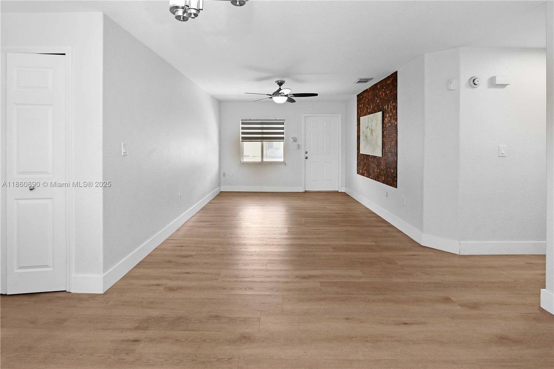 На продажу: $469,000 (3 спален, 2 ванн, 1330 Квадратных фут)