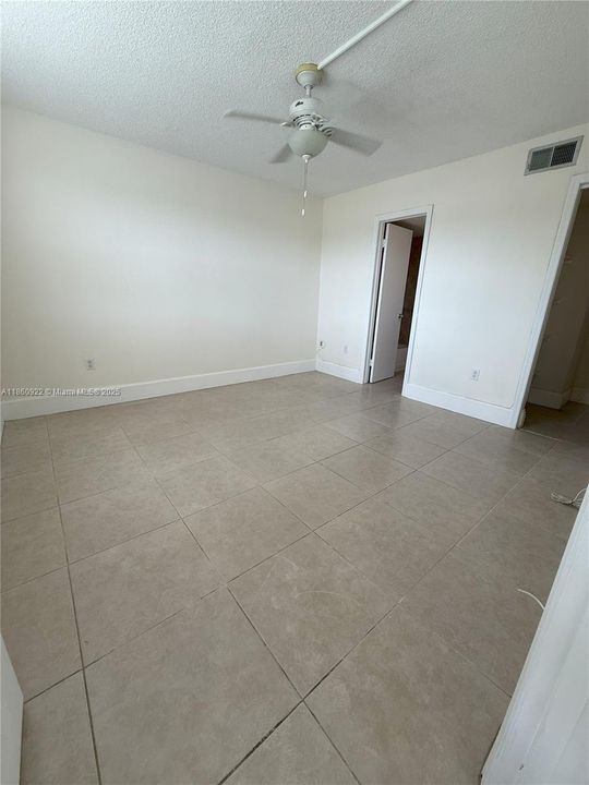 最近租的: $2,000 (2 贝兹, 2 浴室, 845 平方英尺)