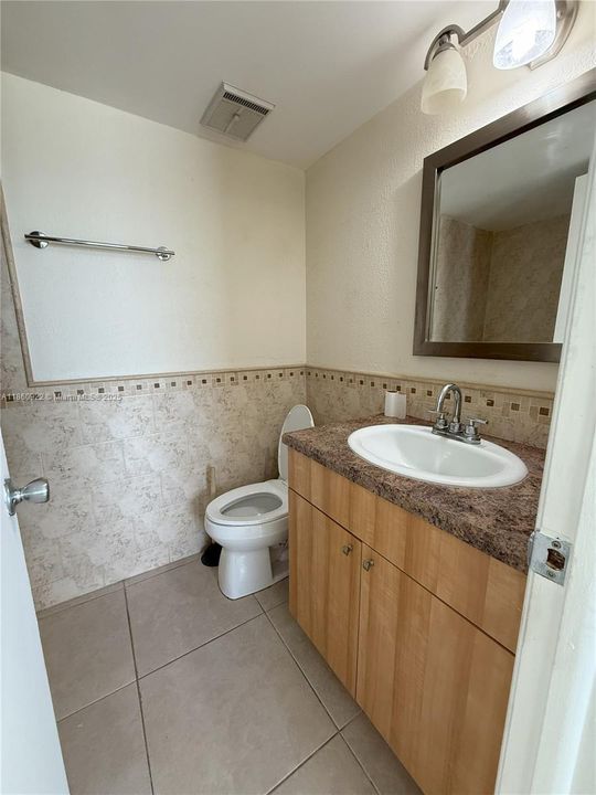 最近租的: $2,000 (2 贝兹, 2 浴室, 845 平方英尺)