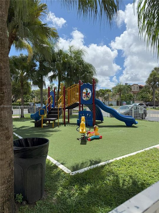 最近租的: $2,000 (2 贝兹, 2 浴室, 845 平方英尺)