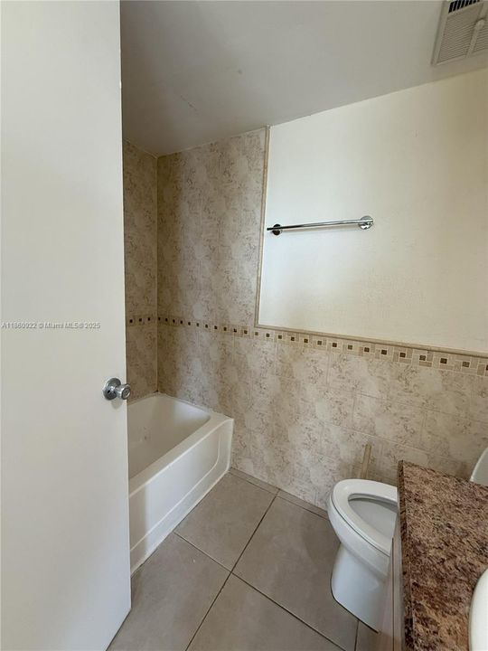 最近租的: $2,000 (2 贝兹, 2 浴室, 845 平方英尺)